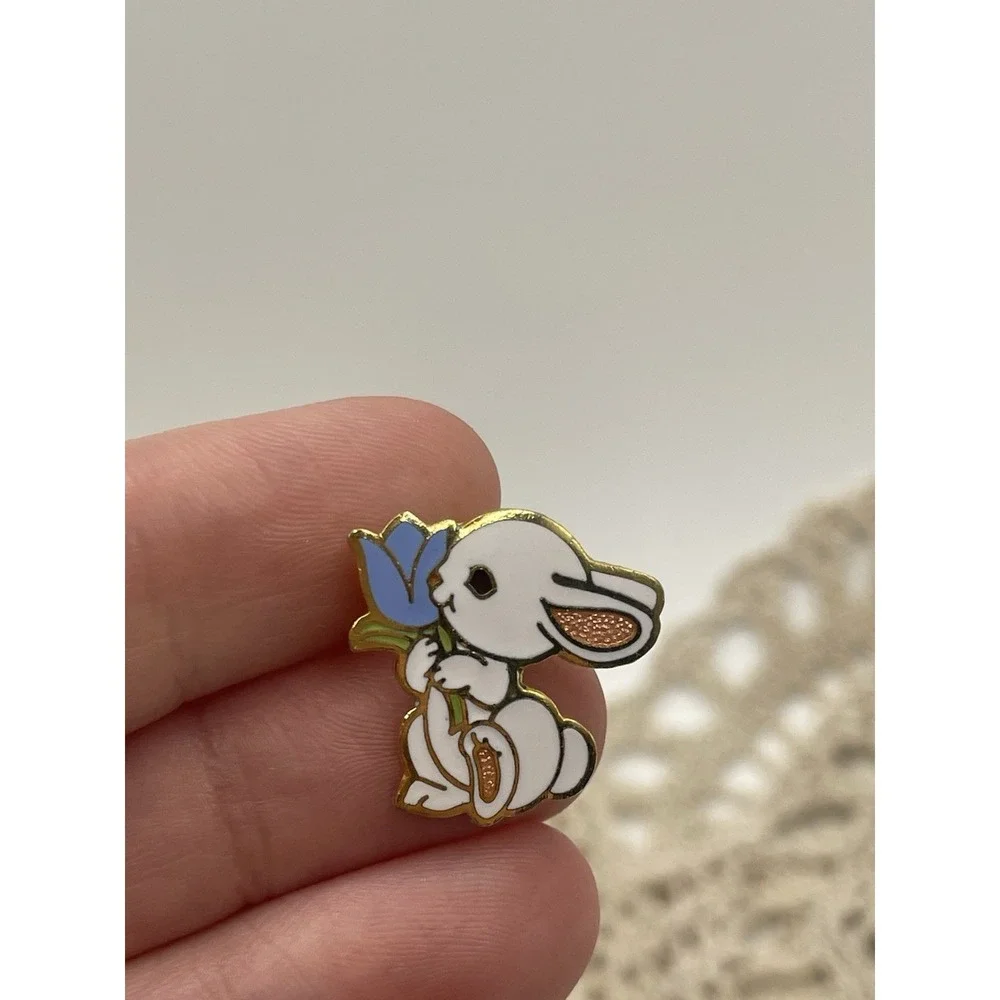 Hallmark Bunny Rabbit Enamel‎ Lapel Pin Signed Vintage 1983 Easter Blue Tulip